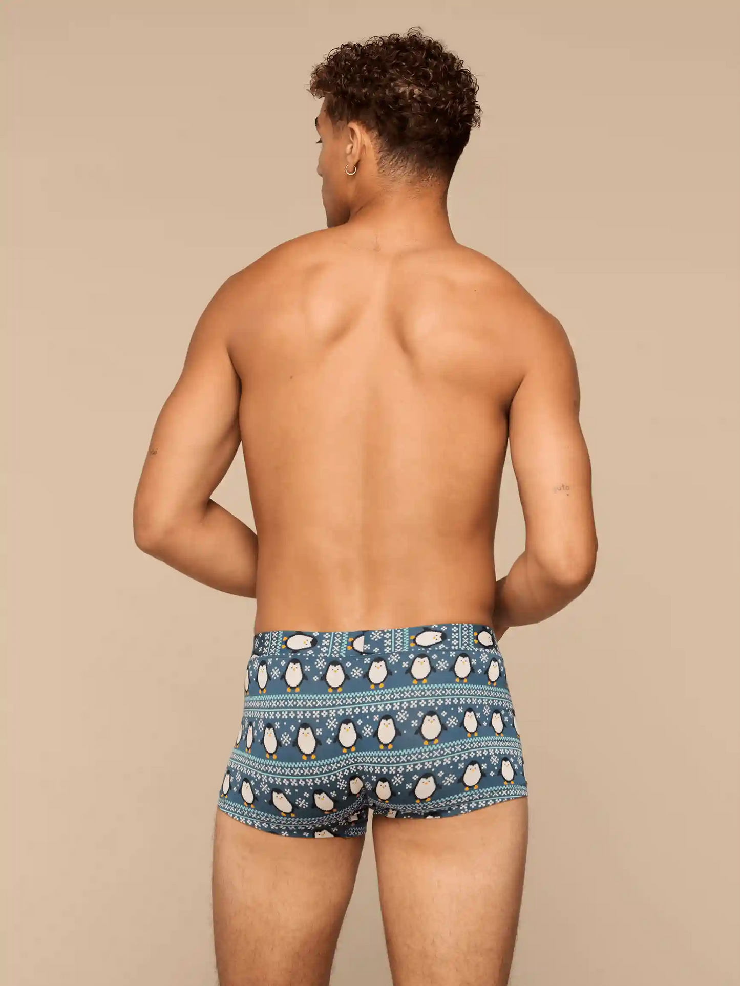 UltraModal™ FeelFree Trunk | Penguin Sweater
