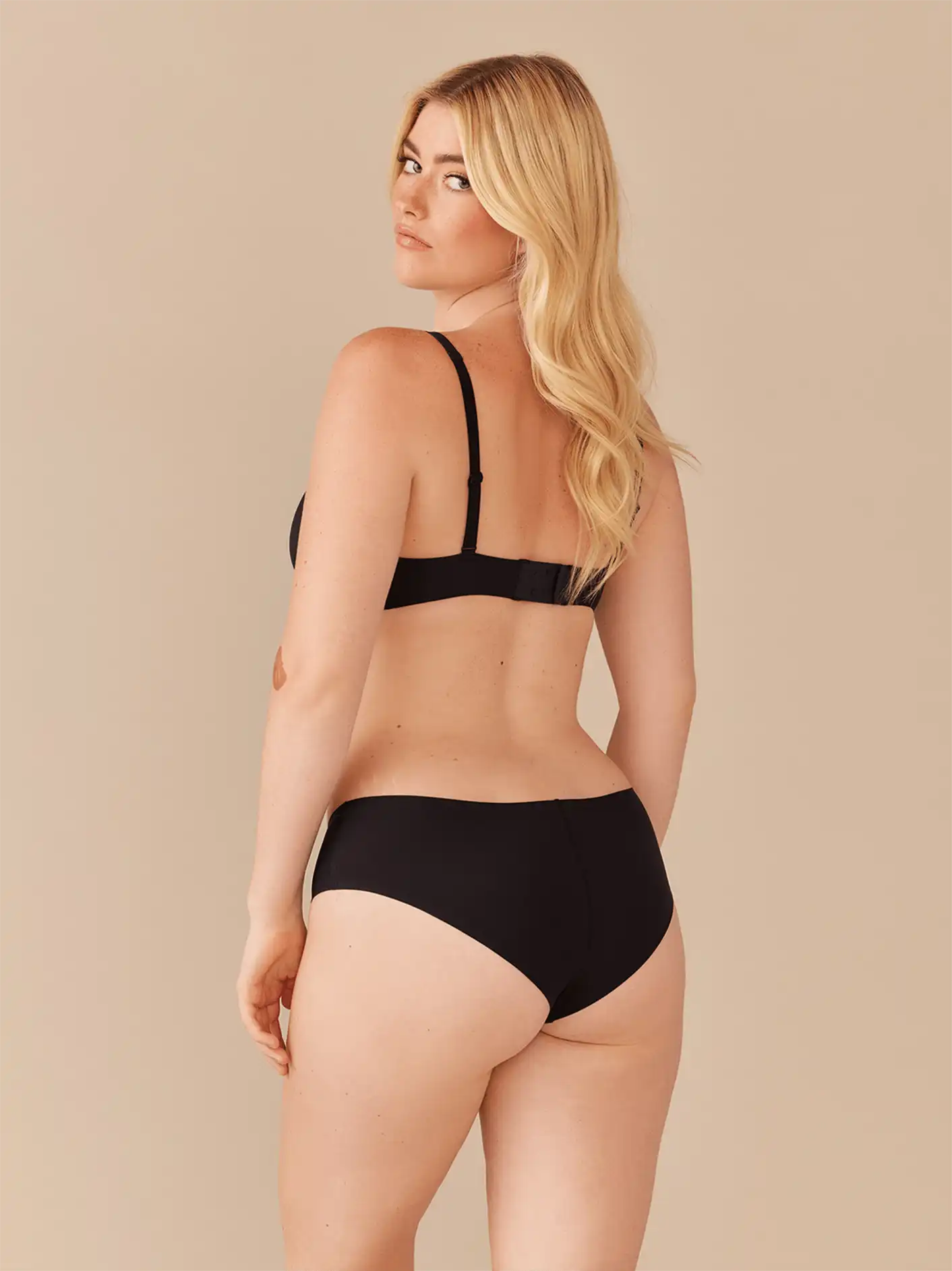 Seamless Tanga | Black