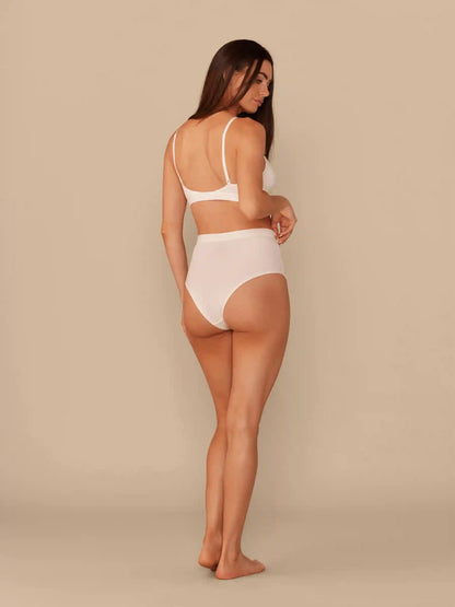 UltraModal™ FeelFree Ruched Bralette | White/White