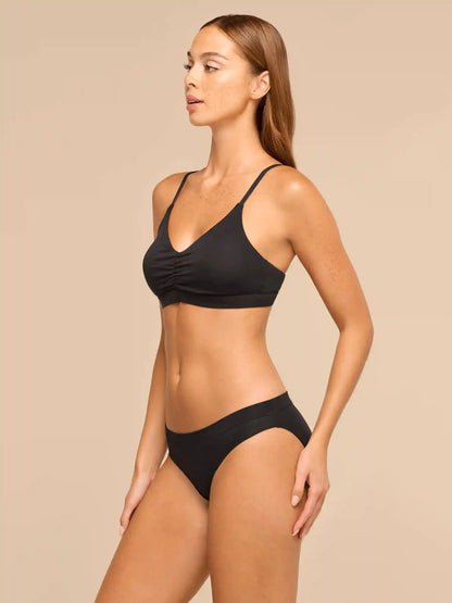 UltraModal™ FeelFree Ruched Bralette with Cups | Black
