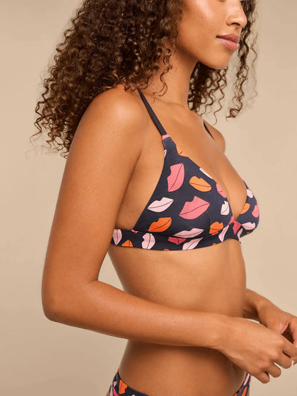 UltraModal™ FeelFree Triangle Bralette | Kiss Me