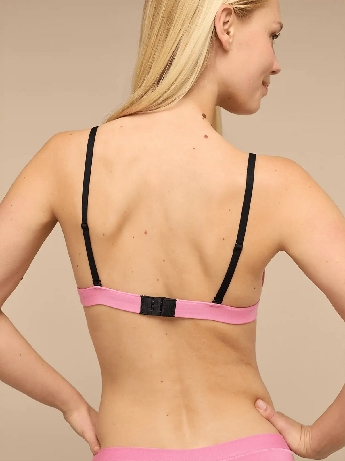 UltraModal™ FeelFree Triangle Bralette | Pop Pink