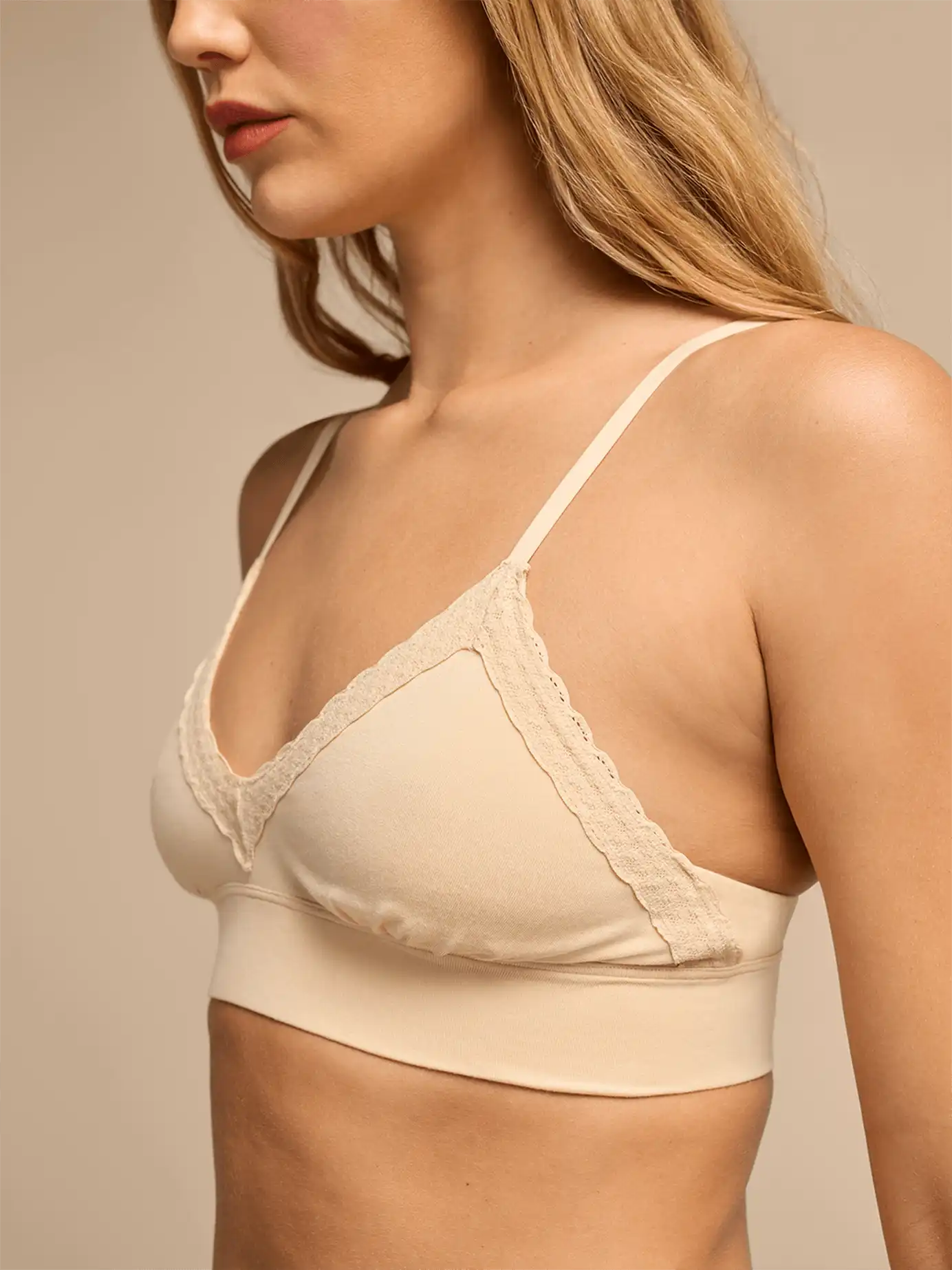 UltraModal™ Lace Plunge Bralette | Brazilian Sand